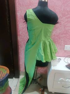 Unique Green &amp; Black One Shoulder Top