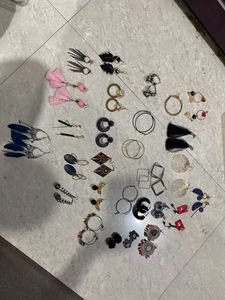 29 Pairss Of Earings