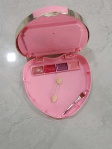 T. Y A. Fashion Makeup Kit