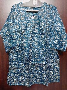 Sort Kurti