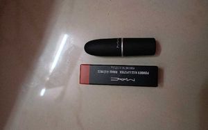 Mac Matte Lipstick In Shade Devoted To Chilli