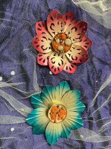 Floral Metal Showpieces 2 piece lotus candle