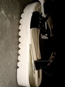 Korean Footwear For Womens