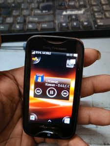 Sony ERICSSON Mix Walkman WT13i