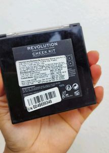 Makeup Revolution Highlighter Palette