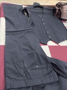 Raymond Caesars Suit Cover
