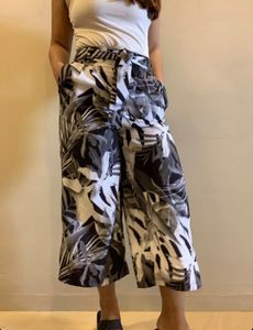 AMISU Netherlands Printed Culottes Pants