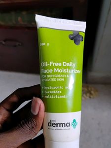 The Derma Co Oil-Free Moisturizer