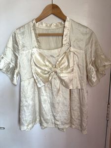 Beautiful Top With Bow Details