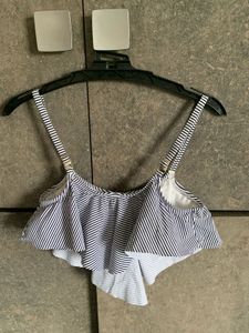 Xhilaration USA 🇺🇸 Striped Swimsuit Top