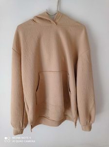 Sweatshirt And Beanie