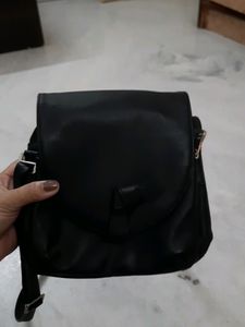 Black Small Slingbag