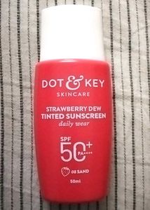 Dot &amp; Key Strawberrydew tinted Sunscreen