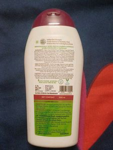 Mamaearth Onion Shampoo for Hair Growth