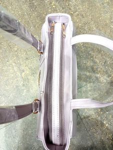 Classy Premium Quality Handbag 👜