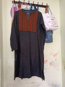 Long sleeve dress with design