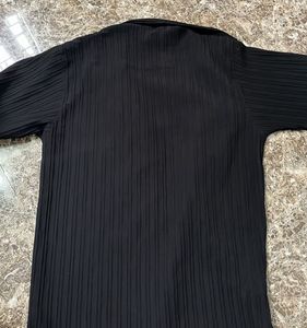 Black Short Sleeve Top