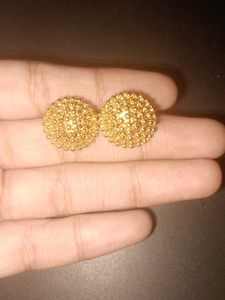 Golden Studs