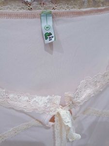 🌸NEW ME🌸Light Pink Lace Fitted Top