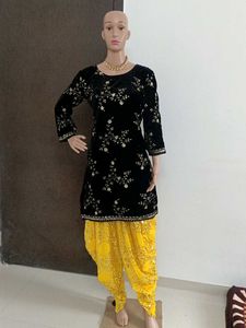 Elegant Embroidered Kurta Set