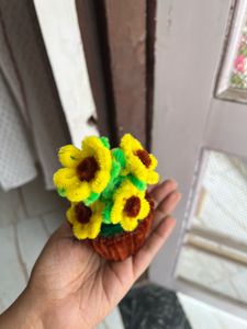 Cute Sunflower Pot For Gifting Your Loved Ones