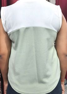 GORGEOUS PRETTY SLEEVELESS TOPB