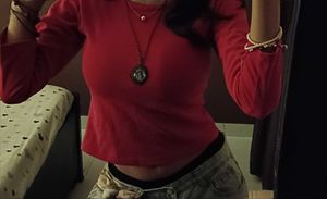 Bright pink fitted top 🌸