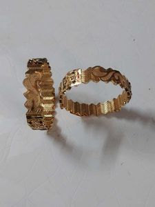 Vintage Gold Tone Bangle Set