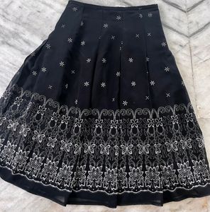 Pinteresty Black Midi Skirt 🎀