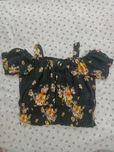 Floral Cold Shoulder Cropped Top🌻❤️💯💅🏼