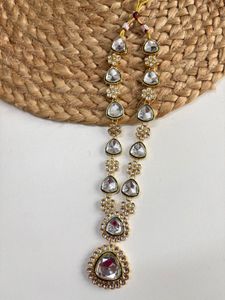 Elegant Kundan Necklace Set