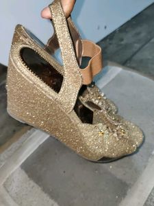 Sparkly Gold Sandals - Size Unknown