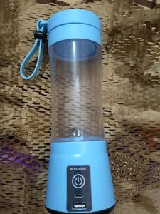 Portable and Rechargeable Battery Juice Blender