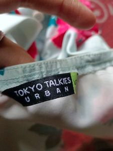 Tokyo Talkies Strappy Floral Print Crop Top🎀