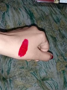 SHILLS EXCLUSIVE SUPER LIGHT LIQUID LIPSTICK