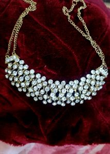 Neckpiece