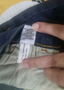 Lightly Ripped Skinny Jeans Great Condition!