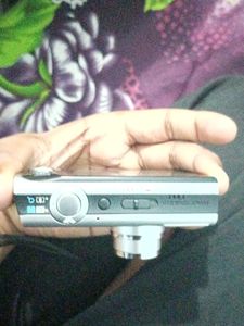 Canon Sd870 Is Screen Has Black Big Dot