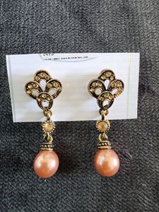 Pearl Earring