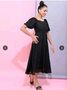 Chic Black Midi Dress with Puff Sleeves