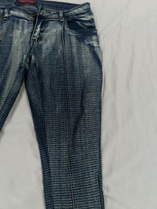 Bare Women Jeans Capri