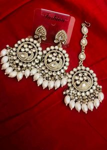 Elegant Indian Earrings and Maang Tikka