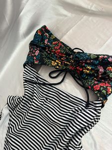 cut outs Swimsuit🌸