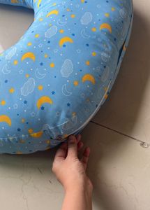 BabyHug Feeding Pillow