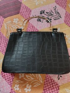 Chic Black Handbag