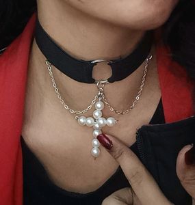 'Pearly Cross' Gothic Choker