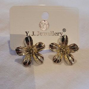 Flower Stud Earrings