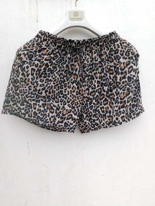 Leopard Print Prin Short.