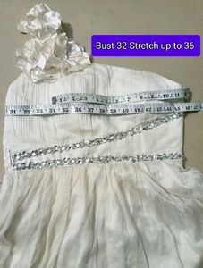 Chic White One-Shoulder Dress