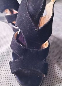 👠Beautiful Black Heel 😻with Free Shipping 🥳🎉